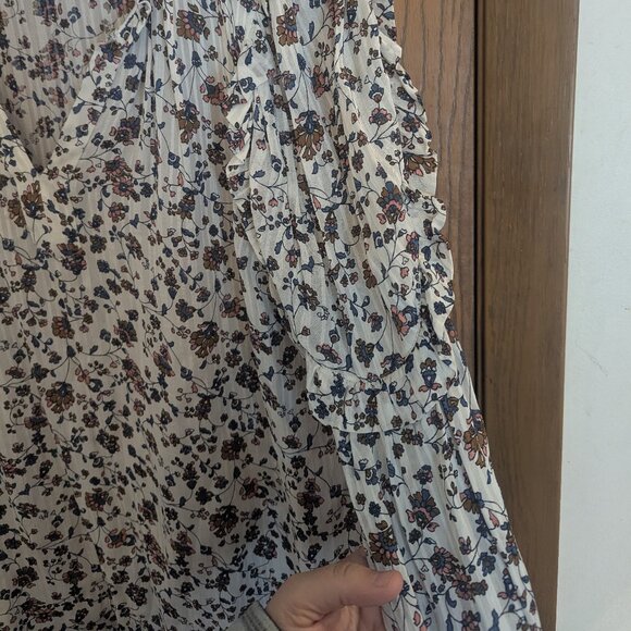 Loft Boho Ruffle Sleeve , Floral Print, Chiffon Blouse- Women's Size Large - Picture 4 of 5